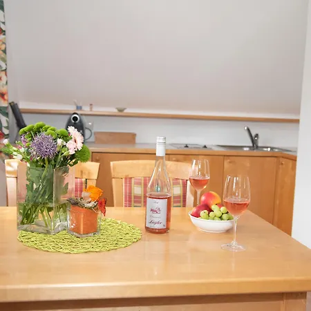 Hotel Garni Weinberghof & Weingut Lagler 4*