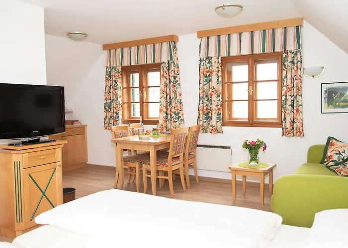 Hotel Garni Weinberghof & Weingut Lagler 4*